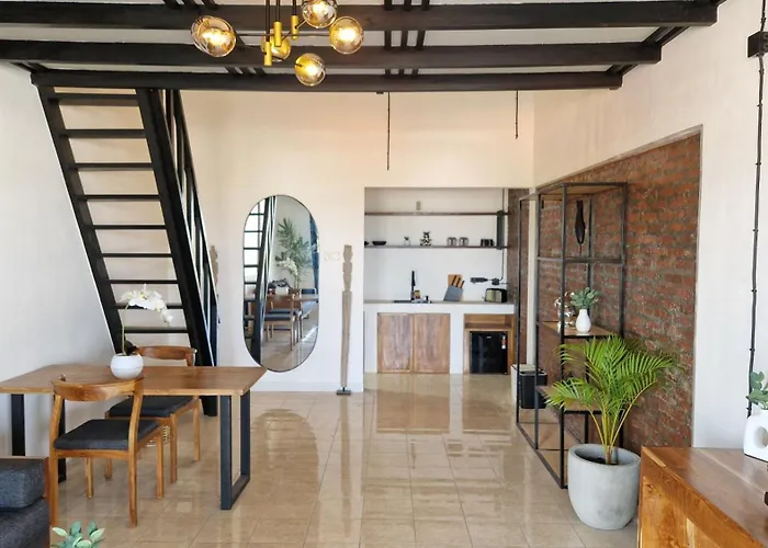 Place To - Rooftop 4* Seminyak