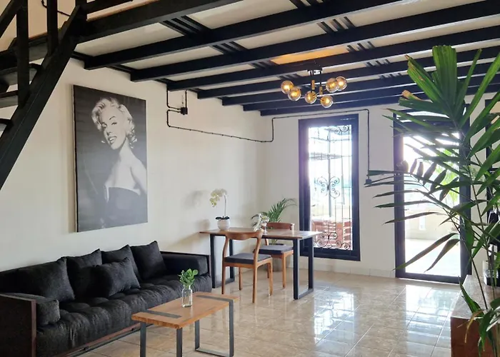 Place To - Rooftop Seminyak